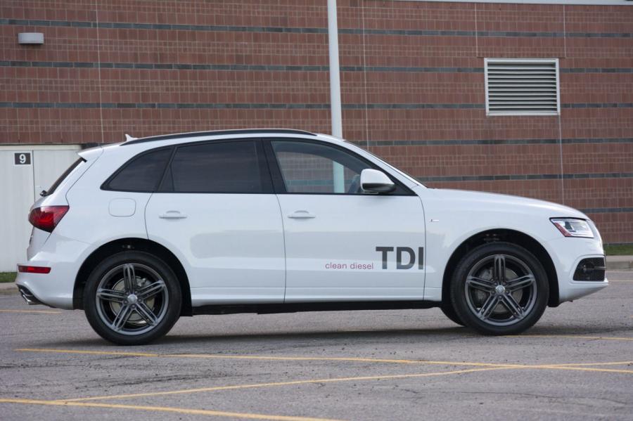  Audi Q5 TDI Quattro (8R) 2013 года  (NA) (фото 23 из 33)